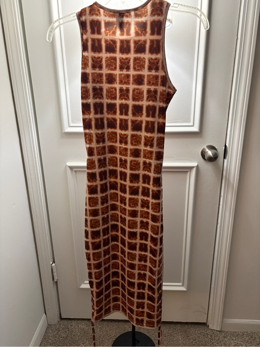 SHEIN Brown Grid-Print Sleeveless Maxi Dress